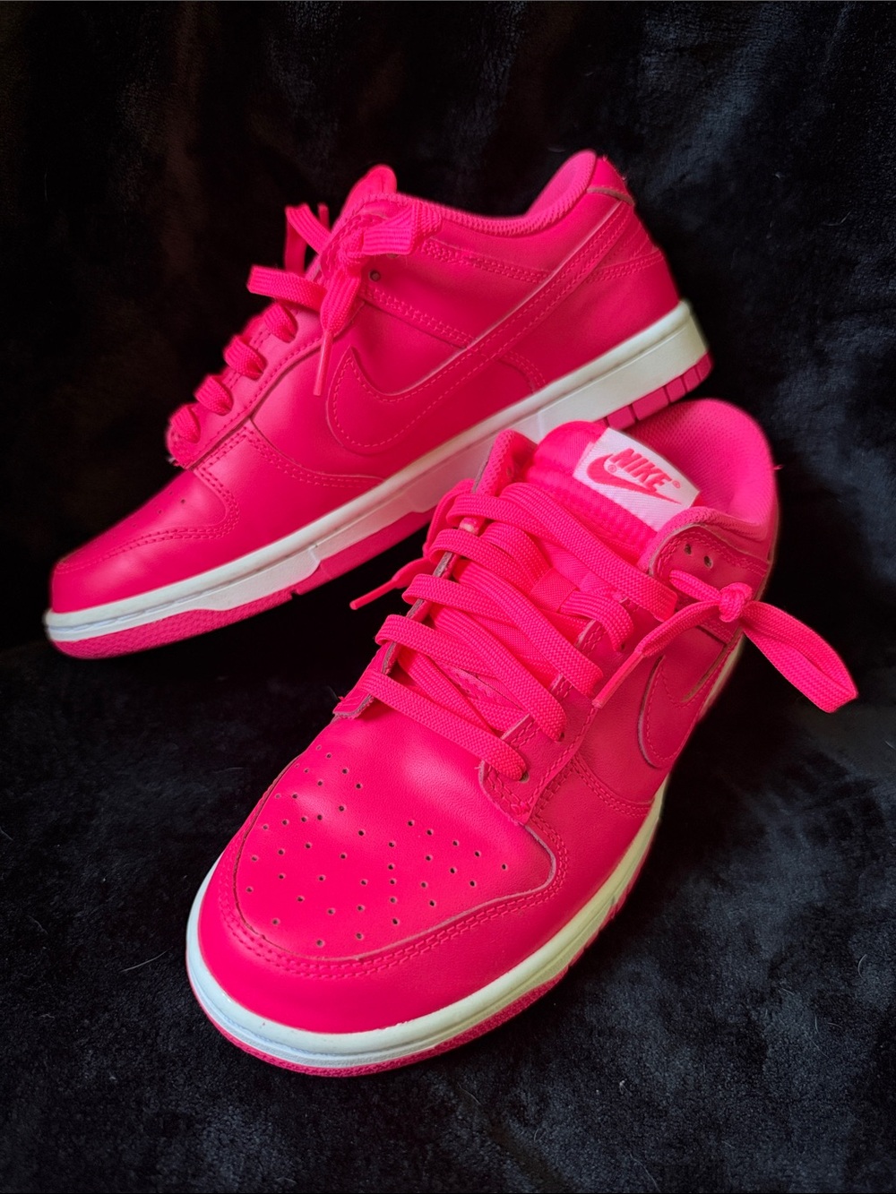 Nike Size 9 **HOT PINk**